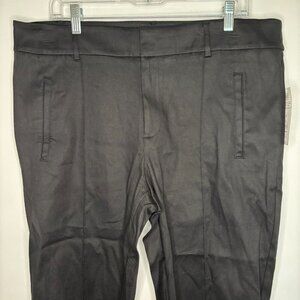 TIME and TRU NEW TT Capri Women's 16 Black Flat Front Stretch